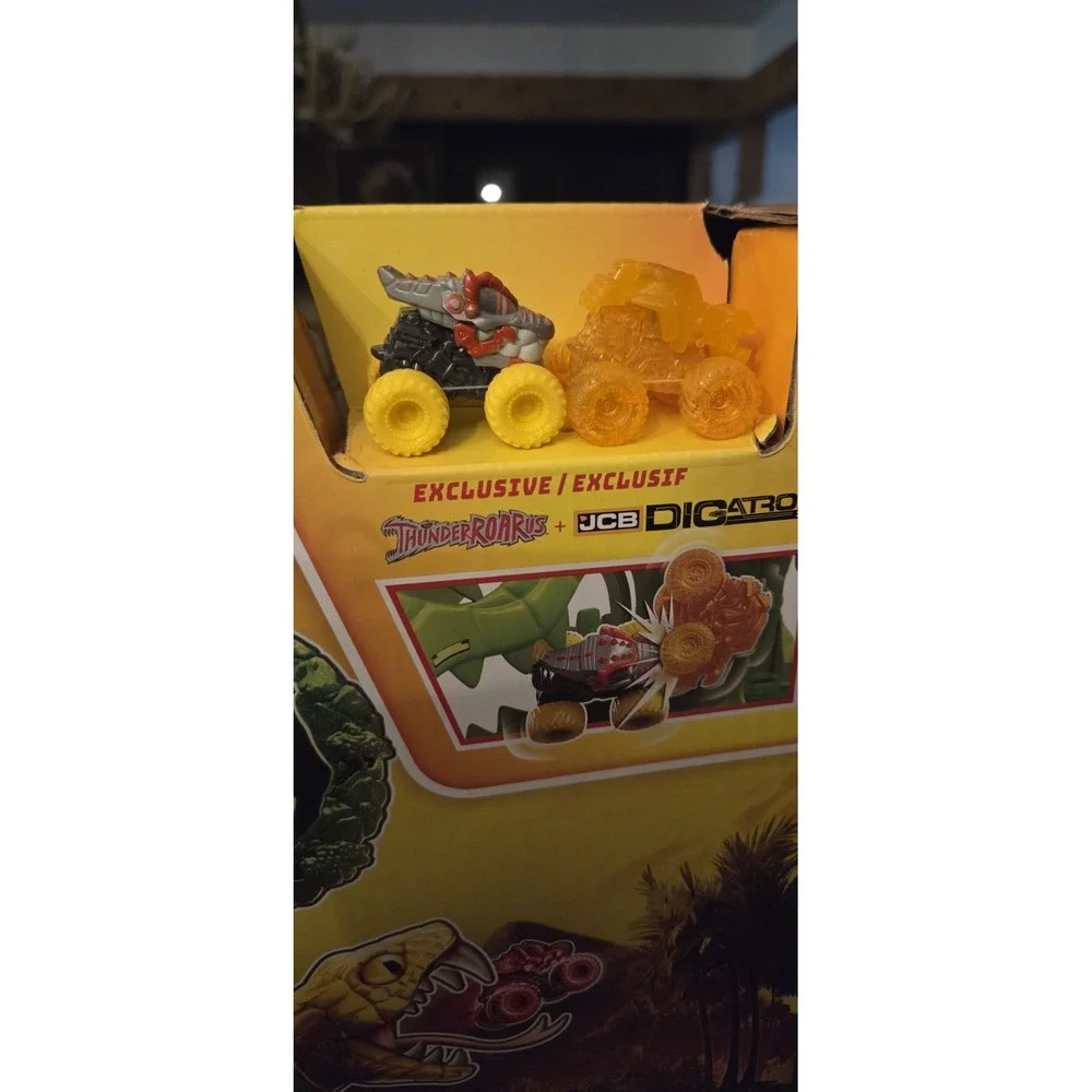 Monster Jam, Mini Jams Motorized Thunder Roarus Race Track With Trucks,...
